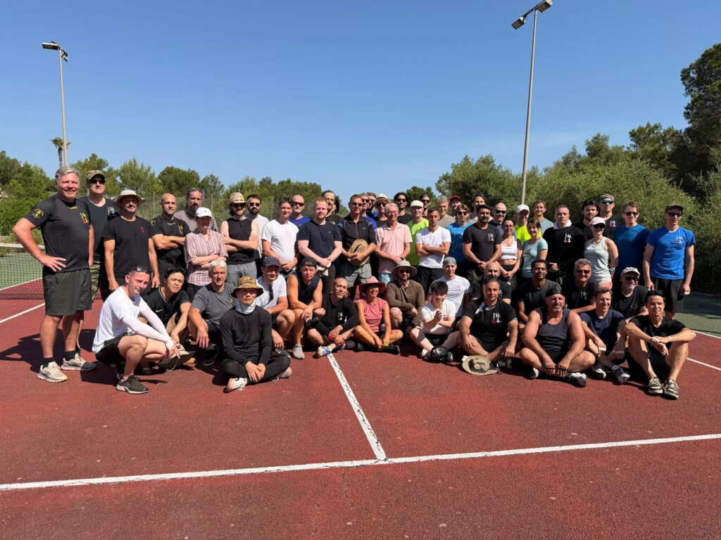 Photos avec un grand groupe, pour les 25 ans des stages de wing Chun organisés à Minorque